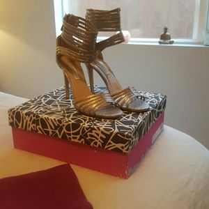Diane Von Furstenberg "Ursula" sandals 8.5